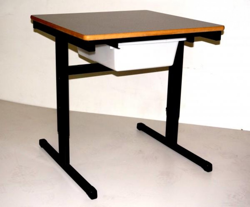 Height Ajustable 600 x 600 T Leg Table